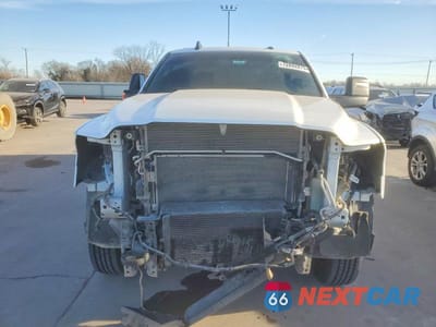 Piąte zdjęcie samochodu w środku: 2023 RAM 2500 TRADESMAN VIN:3C6UR5HL0PG565963 - miniatura