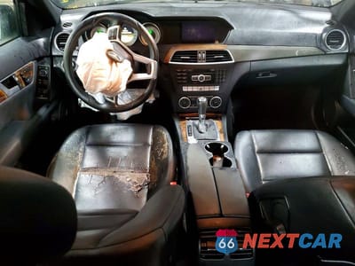 Zdjęcie 8 z 12 samochodu: 2012 MERCEDES-BENZ C 300 4MATIC VIN:WDDGF8BB4CR202842 - miniatura