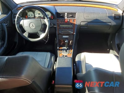 Zdjęcie 8 z 13 samochodu: 1998 MERCEDES-BENZ C 43 VIN:WDBHA33GXWF705001 - miniatura
