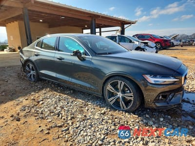 Czwarte zdjęcie samochodu z boku: 2021 VOLVO S60 T5 INSCRIPTION VIN:7JR102TL1MG113508 - miniatura