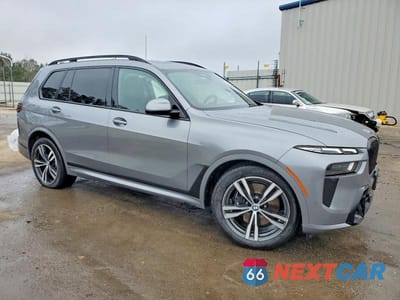 Czwarte zdjęcie samochodu z boku: 2024 BMW X7 XDRIVE40I VIN:5UX23EM07R9S36448 - miniatura