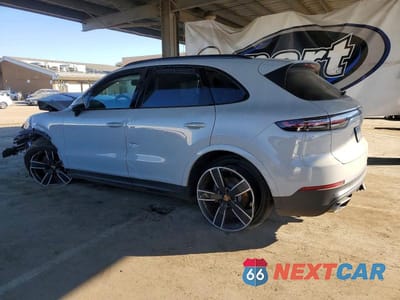 Drugie zdjęcie samochodu z przodu: 2023 PORSCHE CAYENNE BASE VIN:WP1AA2AY6PDA02788 - miniatura