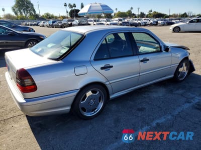Trzecie zdjęcie samochodu z tyłu: 1998 MERCEDES-BENZ C 43 VIN:WDBHA33GXWF705001 - miniatura