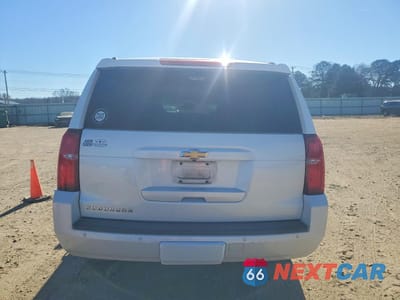 Zdjęcie 6 z 13 samochodu: 2018 CHEVROLET SUBURBAN C1500 LT VIN:1GNSCHKCXJR254163 - miniatura