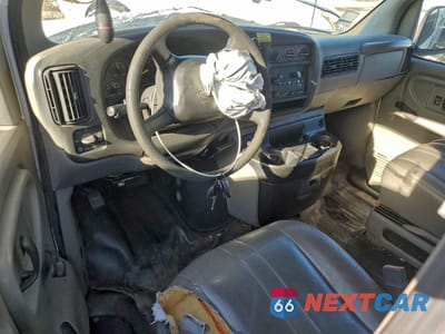 Zdjęcie 8 z 14 samochodu: 2001 CHEVROLET EXPRESS G2500 VIN:1GCGG25R911240480 - miniatura