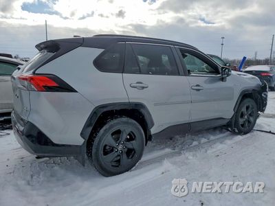 Trzecie zdjęcie samochodu z tyłu: 2020 TOYOTA RAV4 XSE VIN:JTMEWRFV2LJ039988 - miniatura
