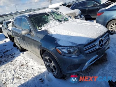Czwarte zdjęcie samochodu z boku: 2017 MERCEDES-BENZ GLC 300 4MATIC VIN:WDC0G4KB9HF263902 - miniatura