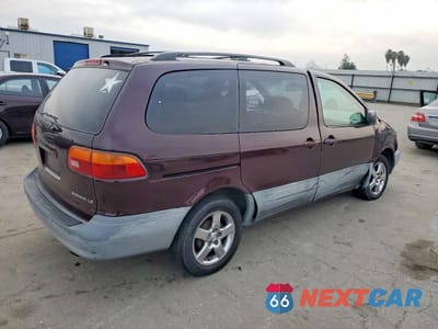 Trzecie zdjęcie samochodu z tyłu: 2000 TOYOTA SIENNA LE VIN:4T3ZF13C5YU267269 - miniatura