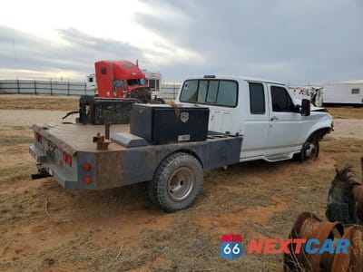 Trzecie zdjęcie samochodu z tyłu: 1996 FORD F350 VIN:1FTJX35F0TEA28838 - miniatura