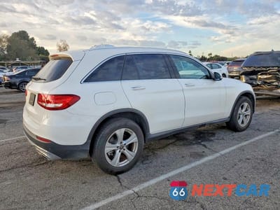 Trzecie zdjęcie samochodu z tyłu: 2018 MERCEDES-BENZ GLC 300 VIN:WDC0G4JB4JV063202 - miniatura