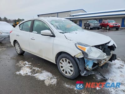 Czwarte zdjęcie samochodu z boku: 2018 NISS VERSA S VIN:3N1CN7AP0JL839768 - miniatura