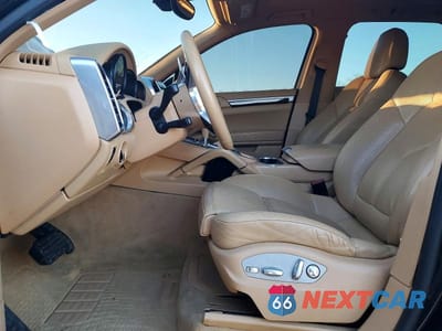 Zdjęcie 7 z 13 samochodu: 2016 PORSCHE CAYENNE VIN:WP1AA2A22GLA00487 - miniatura