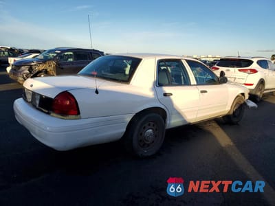 Trzecie zdjęcie samochodu z tyłu: 2005 FORD CROWN VICTORIA POLICE INTERCEPTOR VIN:2FAFP71W65X157290 - miniatura