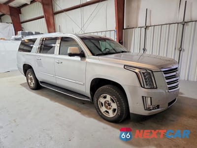 Czwarte zdjęcie samochodu z boku: 2018 CADILLAC ESCALADE ESV LUXURY VIN:1GYS4HKJ4JR101583 - miniatura
