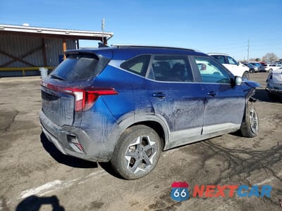 Trzecie zdjęcie samochodu z tyłu: 2024 KIA SELTOS EX VIN:KNDERCAA3R7576173 - miniatura