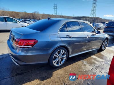 Trzecie zdjęcie samochodu z tyłu: 2016 MERCEDES-BENZ E 350 4MATIC VIN:WDDHF8JB5GB227401 - miniatura