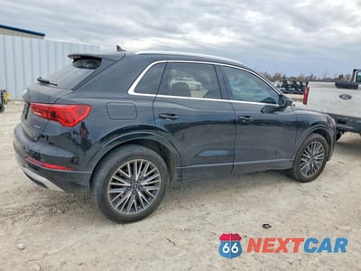 Trzecie zdjęcie samochodu z tyłu: 2021 AUDI Q3 PREMIUM 40 VIN:WA1AUCF33M1104780 - miniatura