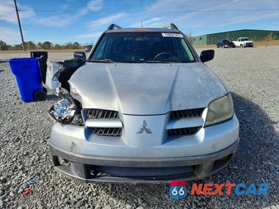 Piąte zdjęcie samochodu w środku: 2005 MITSUBISHI OUTLANDER LS VIN:JA4LX31F95U019654 - miniatura