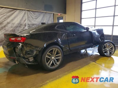 Trzecie zdjęcie samochodu z tyłu: 2018 CHEVROLET CAMARO LT VIN:1G1FB1RS9J0126270 - miniatura