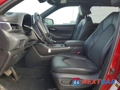 Zdjęcie 7 z 12 samochodu: 2021 TOYOTA HIGHLANDER XSE VIN:5TDLZRBH9MS075874 - miniatura