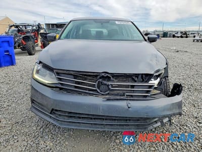 Piąte zdjęcie samochodu w środku: 2017 VOLKSWAGEN JETTA S VIN:3VW2B7AJ8HM392301 - miniatura