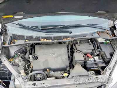 Zdjęcie 12 z 14 samochodu: 2011 TOYOTA SIENNA LE VIN:5TDJK3DC6BS019382 - miniatura