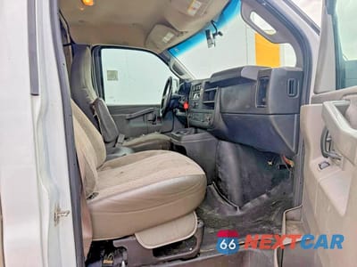 Piąte zdjęcie samochodu w środku: 2020 CHEVROLET EXPRESS G3500 VIN:1GB0GRFG7L1206889 - miniatura