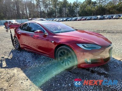 Czwarte zdjęcie samochodu z boku: 2018 TESLA MODEL S VIN:5YJSA1E28JF262437 - miniatura