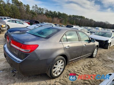 Trzecie zdjęcie samochodu z tyłu: 2014 LINCOLN MKZ VIN:3LNHL2GC2AR646482 - miniatura