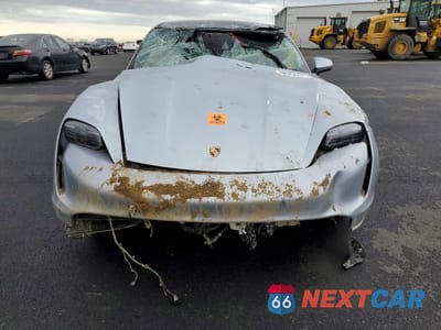 Piąte zdjęcie samochodu w środku: 2024 PORSCHE TAYCAN VIN:WP0AA2Y18RSA13173 - miniatura