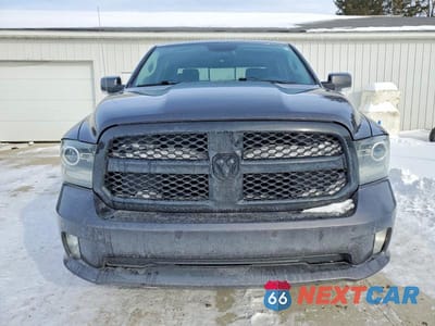 Piąte zdjęcie samochodu w środku: 2018 RAM 1500 SPORT VIN:1C6RR7MT6JS209802 - miniatura