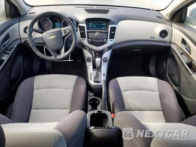 Zdjęcie 8 z 12 samochodu: 2013 CHEVROLET CRUZE LS VIN:1G1PA5SG8D7308848 - miniatura