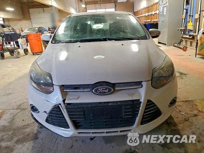 Piąte zdjęcie samochodu w środku: 2014 FORD FOCUS TITANIUM VIN:1FADP3N29EL206454 - miniatura