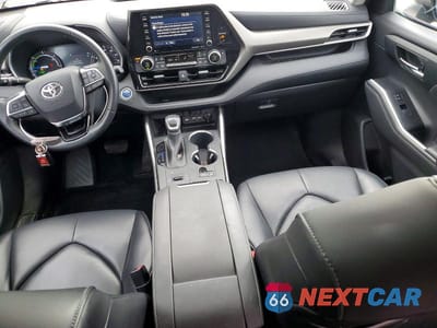 Zdjęcie 8 z 13 samochodu: 2021 TOYOTA HIGHLANDER VIN:5TDGARAH5MS507029 - miniatura