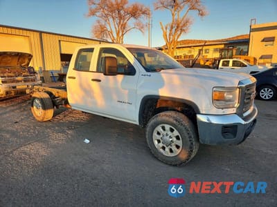 Czwarte zdjęcie samochodu z boku: 2016 GMC SIERRA K3500 VIN:1GD22VEG6GZ346903 - miniatura
