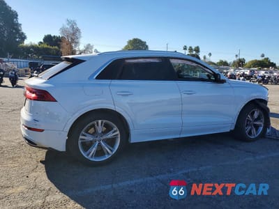 Trzecie zdjęcie samochodu z tyłu: 2020 AUDI Q8 PREMIUM PLUS VIN:WA1BVAF10LD021910 - miniatura