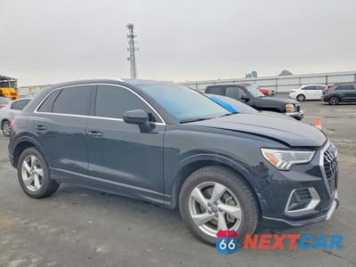 Czwarte zdjęcie samochodu z boku: 2020 AUDI Q3 PREMIUM PLUS VIN:WA1BECF31L1102509 - miniatura