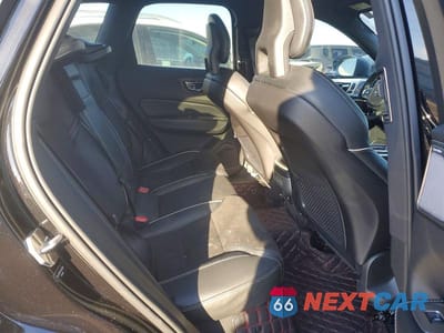 Zdjęcie 10 z 12 samochodu: 2018 VOLVO XC60 T6 R-DESIGN VIN:YV4A22RM7J1025826 - miniatura