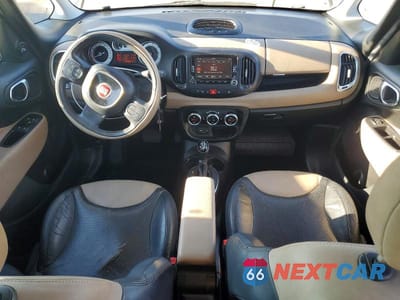 Zdjęcie 8 z 12 samochodu: 2014 FIAT 500 VIN:ZFBCFACH4EZ013407 - miniatura