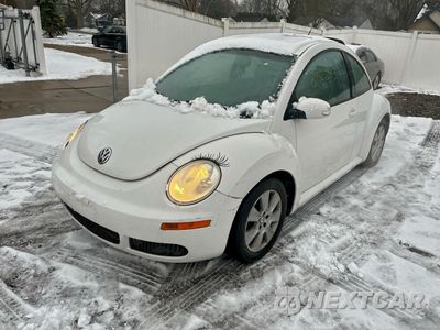 Drugie zdjęcie samochodu z przodu: 2010 VOLKSWAGEN NEW BEETLE VIN:3VWRW3AG2AM015792 - miniatura