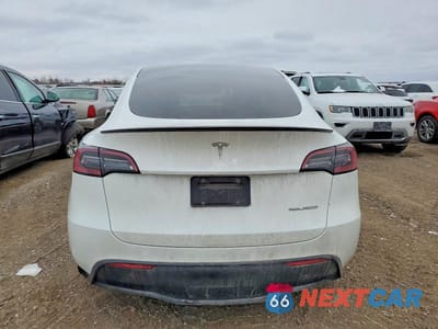Zdjęcie 6 z 12 samochodu: 2021 TESLA MODEL Y VIN:5YJYGDEF6MF251776 - miniatura