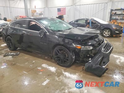 Czwarte zdjęcie samochodu z boku: 2017 CHEVROLET MALIBU PREMIER VIN:1G1ZH5SX0HF186177 - miniatura