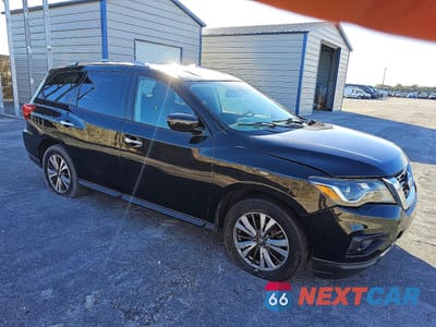 Czwarte zdjęcie samochodu z boku: 2018 NISSAN PATHFINDER S VIN:5N1DR2MN6JC616077 - miniatura