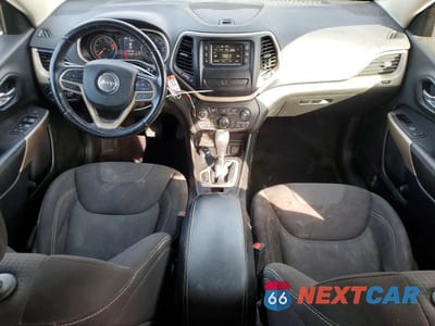 Zdjęcie 8 z 14 samochodu: 2017 JEEP CHEROKEE LATITUDE VIN:1C4PJMCB5HD227737 - miniatura