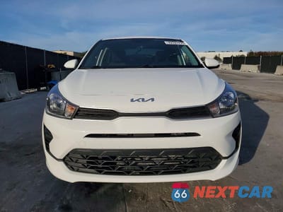 Piąte zdjęcie samochodu w środku: 2023 KIA RIO LX VIN:3KPA24AD0PE621778 - miniatura