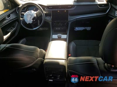 Zdjęcie 8 z 14 samochodu: 2025 JEEP GRAND CHEROKEE L LAREDO VIN:1C4RJKAG0S8740258 - miniatura