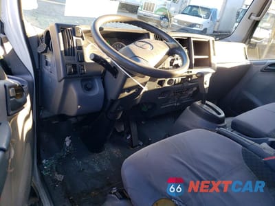 Zdjęcie 8 z 13 samochodu: 2013 ISUZU NPR HD VIN:JALC4W169D7003286 - miniatura