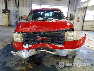 Piąte zdjęcie samochodu w środku: 2011 GMC SIERRA K2500 SLT VIN:1GT121C88BF183265 - miniatura