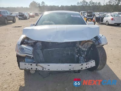 Piąte zdjęcie samochodu w środku: 2014 CHRYSLER 300 VIN:2C3CCAAG9EH354810 - miniatura