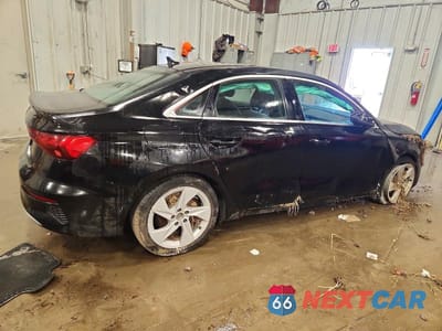 Trzecie zdjęcie samochodu z tyłu: 2023 AUDI A3 PREMIUM VIN:WAUAUDGY5PA116629 - miniatura